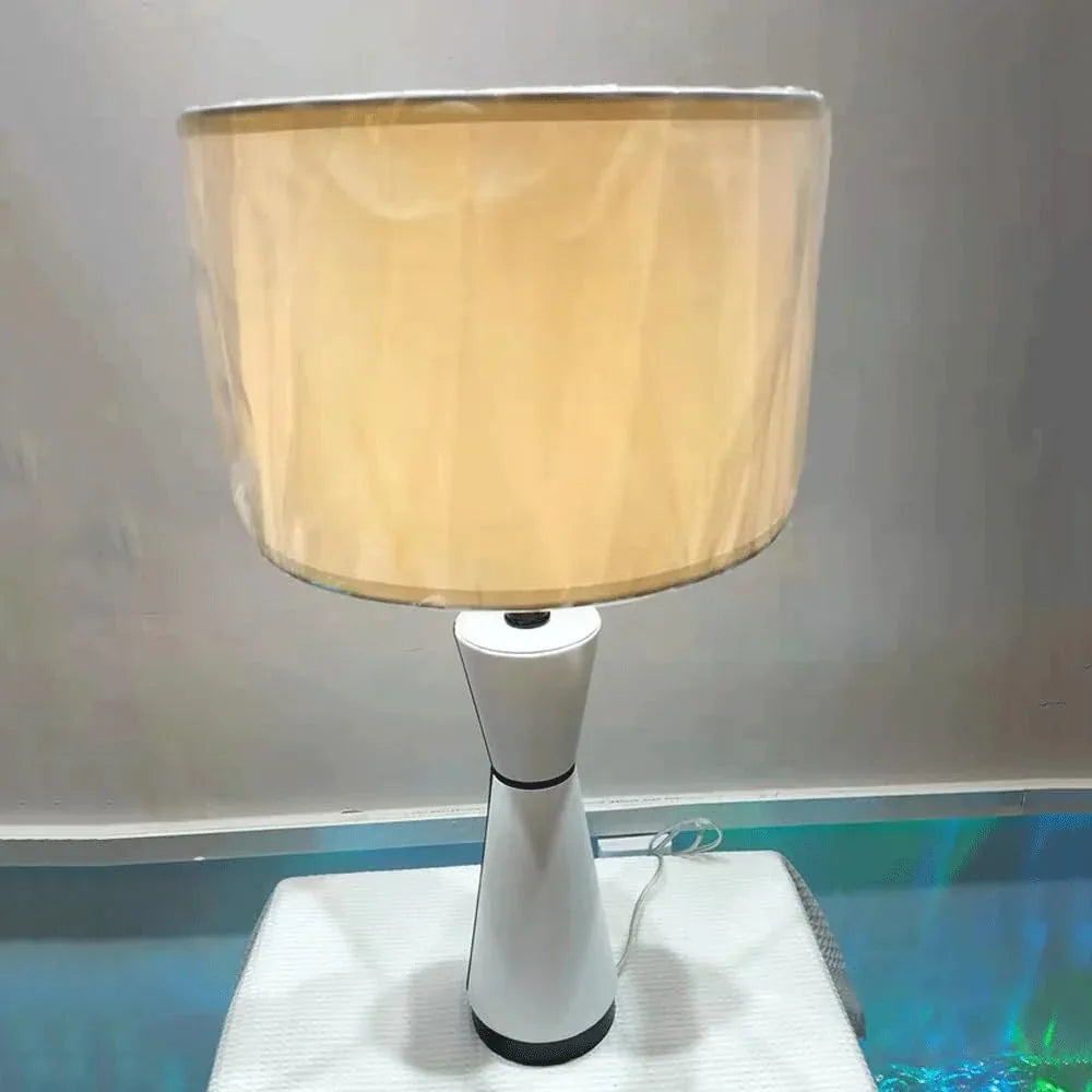 Audara-American Simple Designer Model House Desk Light Modern Creative White Fabric Desk Lamp Living Room Bedroom Study Office Table Lamp Restaurant B&B Hotel Decoration Lighting Fixture
