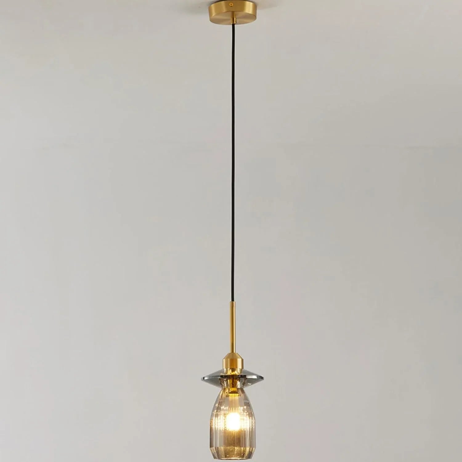 Audara-5-inch Crystal Pendant Light, Minimalist and Luxurious Bohemian Style Decorative Chandelier, Suitable for Various Scenarios Such As Bedrooms, Hotels, Studies, Bedside Tables, and Entryways.