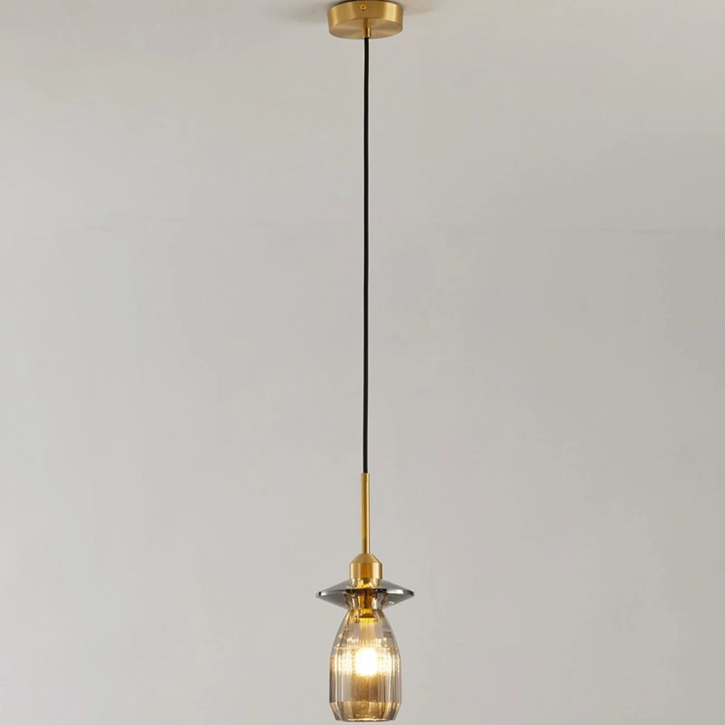 Audara-5-inch Crystal Pendant Light, Minimalist and Luxurious Bohemian Style Decorative Chandelier, Suitable for Various Scenarios Such As Bedrooms, Hotels, Studies, Bedside Tables, and Entryways. A
