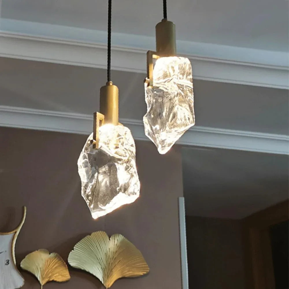 Audara-5-inch Modern Minimalist Crystal Pendant Light. Its Small Size Makes It Suitable for Various Spaces Such As Bedrooms, Kitchen Islands, Dining Rooms, Hotels, Bars, and Cafes.