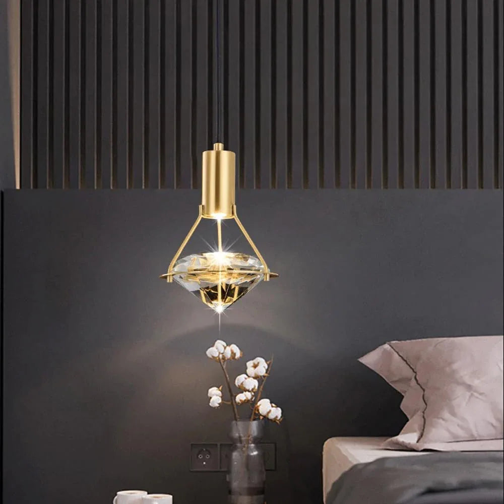 Audara-5.5-inch Crystal Pendant Light, European Modern Minimalist Style, Diamond Shape, Suitable for Installation in Various Spaces Such As Bedrooms, Hotels, Cafes, Restaurants, and Entryways.