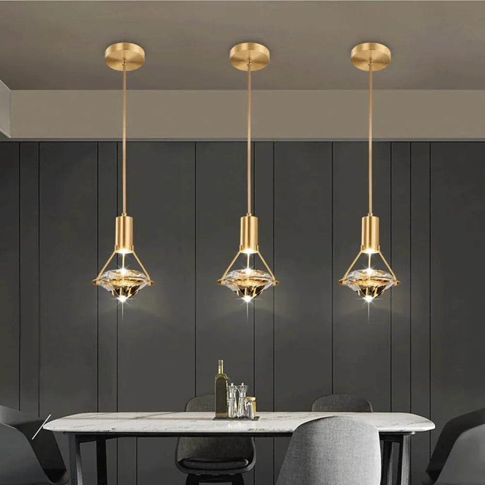 Audara-5.5-inch Crystal Pendant Light, European Modern Minimalist Style, Diamond Shape, Suitable for Installation in Various Spaces Such As Bedrooms, Hotels, Cafes, Restaurants, and Entryways.