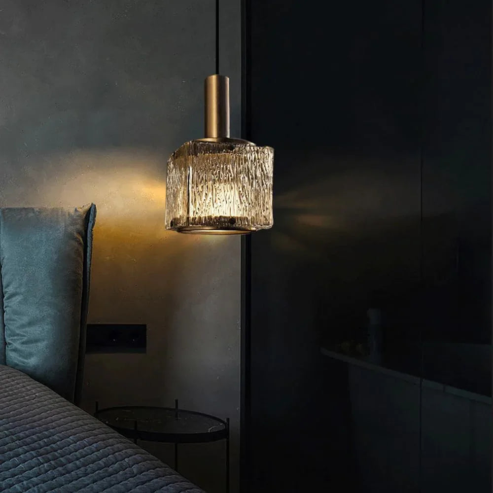 Audara-Crystal Pendant Light, 7-inch, European Modern Minimalist Style, Suitable for Installation in Various Spaces Such As Bedrooms, Hotels, Restaurant Entryways, Cafes, and Kitchen Islands.
