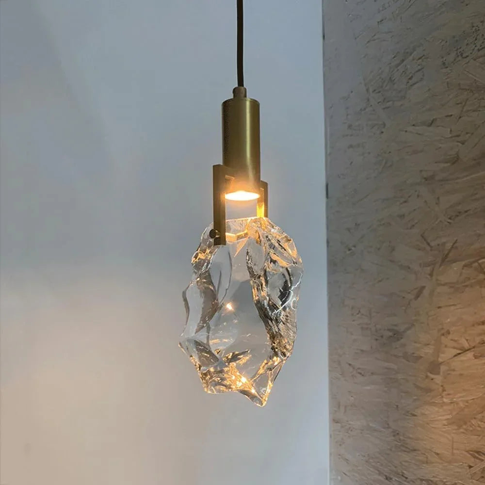 Audara-5-inch Modern Minimalist Crystal Pendant Light. Its Small Size Makes It Suitable for Various Spaces Such As Bedrooms, Kitchen Islands, Dining Rooms, Hotels, Bars, and Cafes.