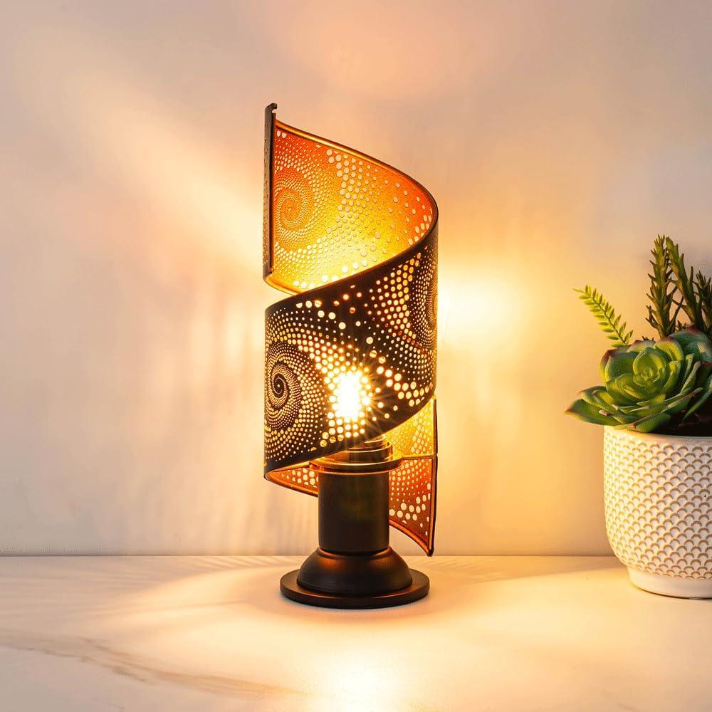 Audara-Creative Ambience Study Bedroom Desk Light Fashion Living Room Sofa Beside Bed Head Desk Lamp Elegant Black Hollow Metal Table Lamp Cafe Restaurant B&B Hotel Front Desk Lighting Fixture