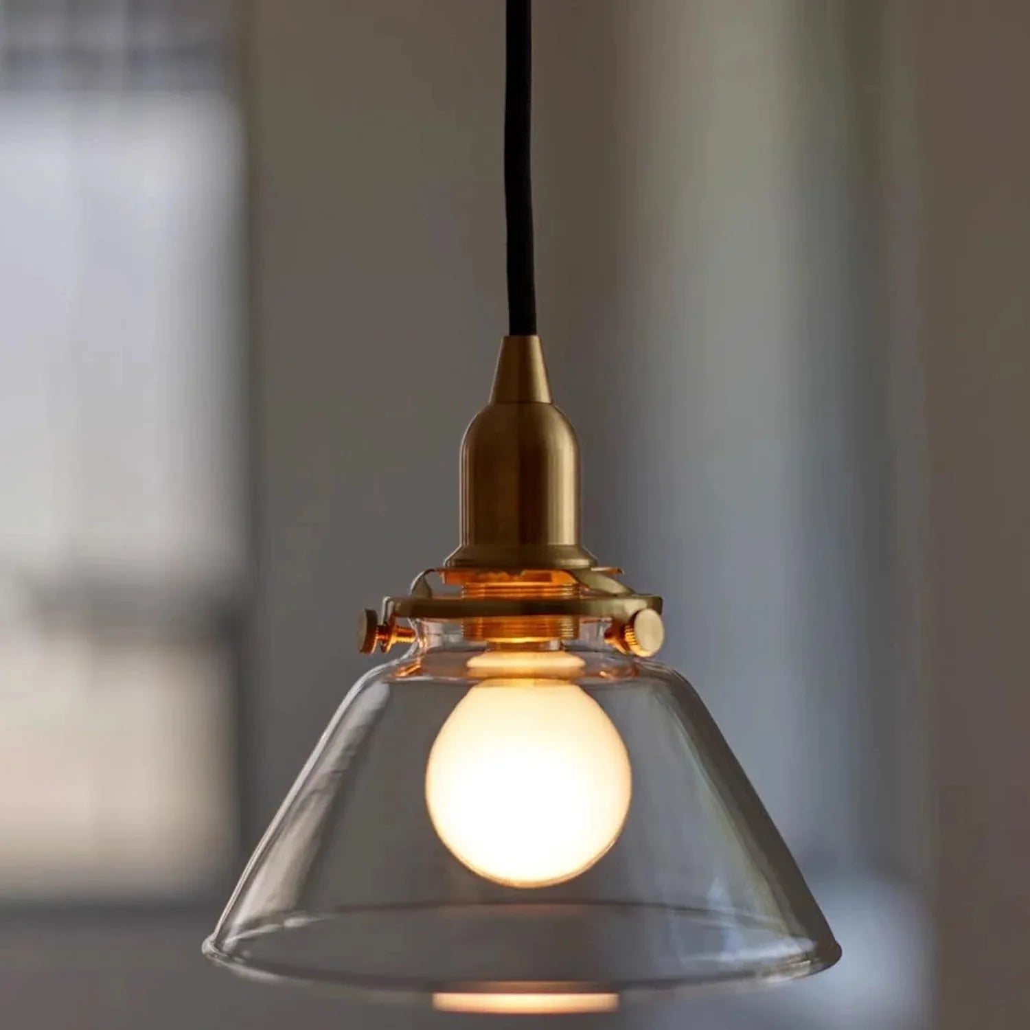 Audara-5-inch Glass Pendant Lights, Retro Style, Suitable for Various Lighting Scenarios Such As Tea Restaurants, Hallways, Balconies, Living Rooms, Hotel Entrances, and Cafes.