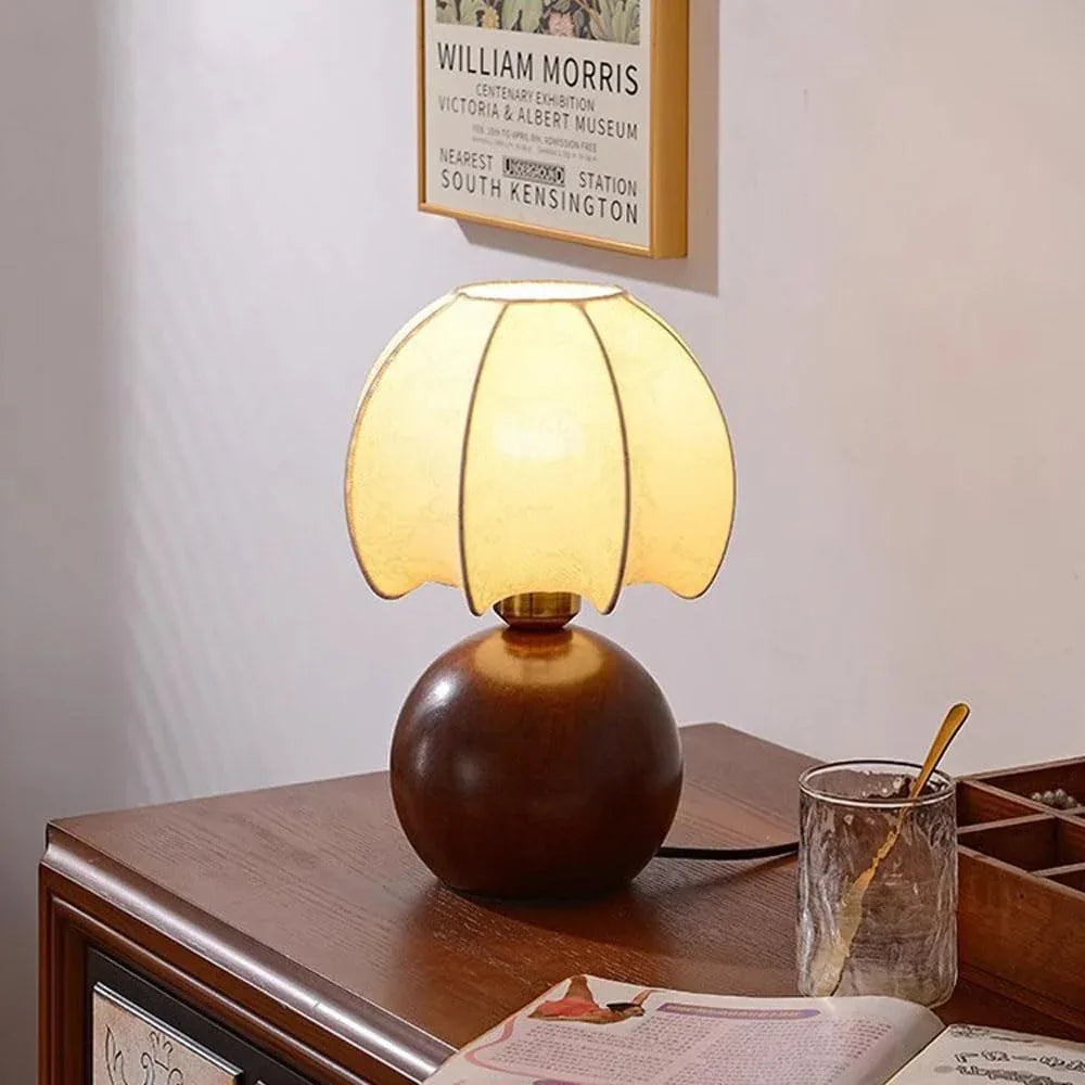 Audara-French Vintage Living Room Study Wall Cabinet Desk Light Warm Creative Fabric Solid Wood Desk Lamp Office Club Coffee Shop Model Room Table Lamp Villa Mall Front Desk Lighting Fixture