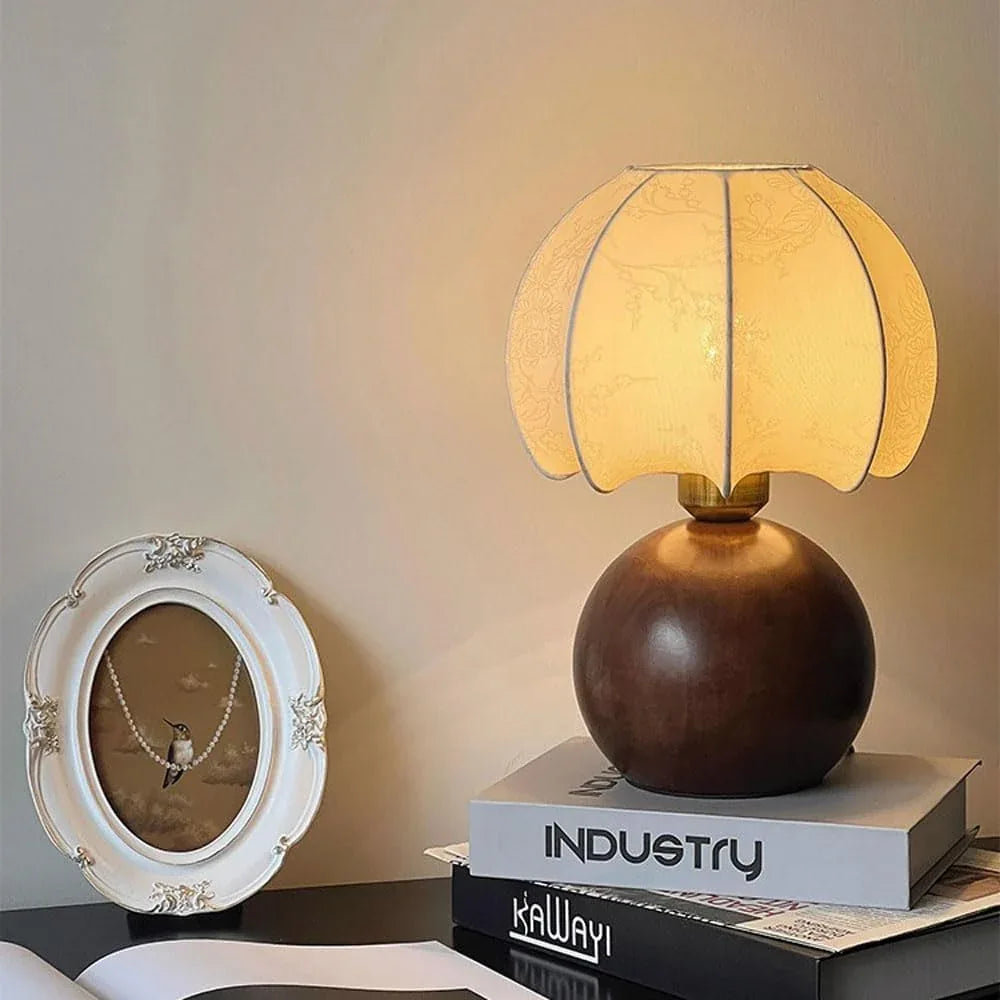 Audara-French Vintage Living Room Study Wall Cabinet Desk Light Warm Creative Fabric Solid Wood Desk Lamp Office Club Coffee Shop Model Room Table Lamp Villa Mall Front Desk Lighting Fixture